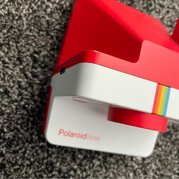 PolaroidNow i-Type Instant Camera - Red - Picture 3 of 6